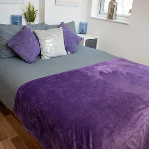 https://121-studio-an-ensuite-luxury-private-studio-apartment.cambridgehotelsuk.com